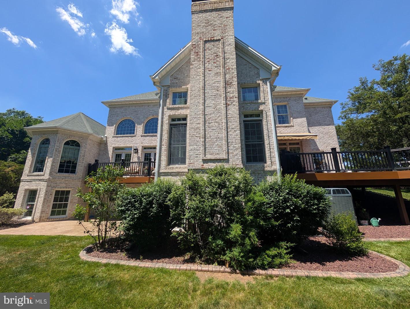 RICH VALLEY MANOR - Residential