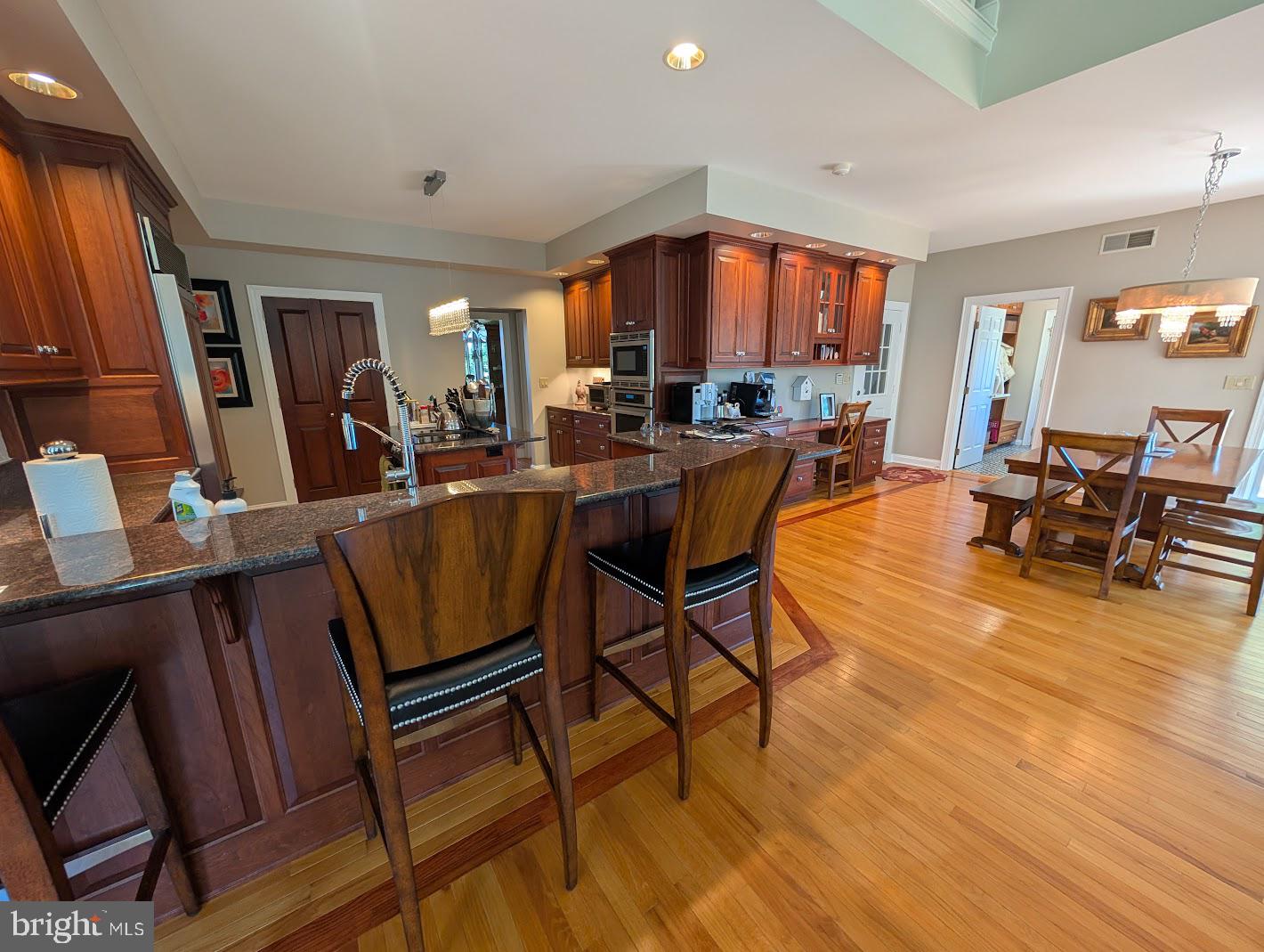 RICH VALLEY MANOR - Residential