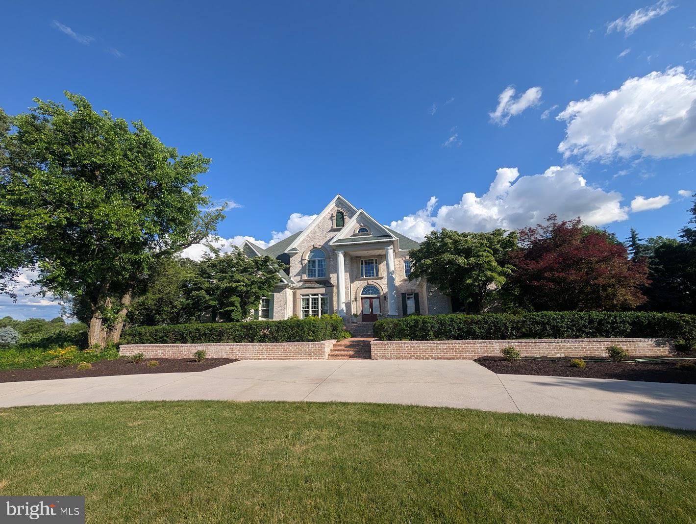 RICH VALLEY MANOR - Residential