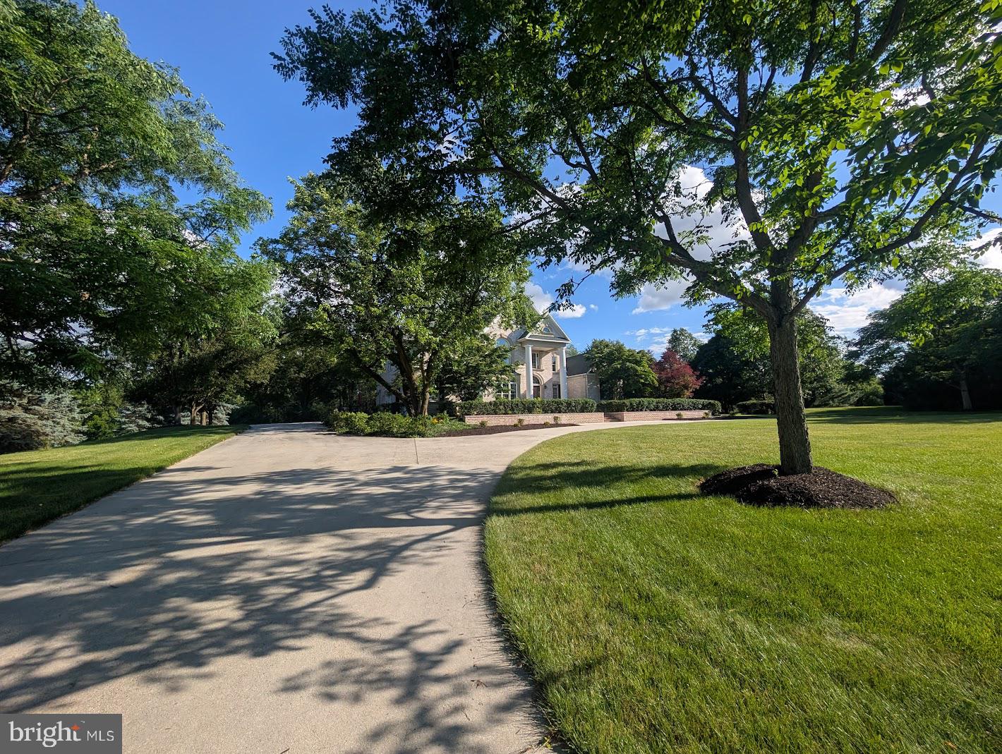 RICH VALLEY MANOR - Residential