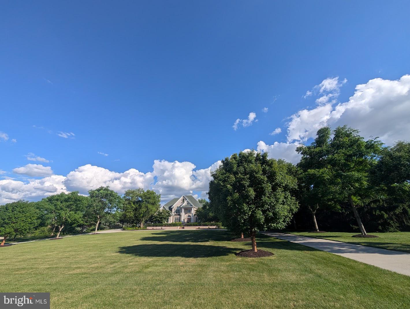 RICH VALLEY MANOR - Residential