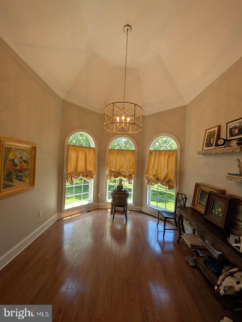 RICH VALLEY MANOR - Residential