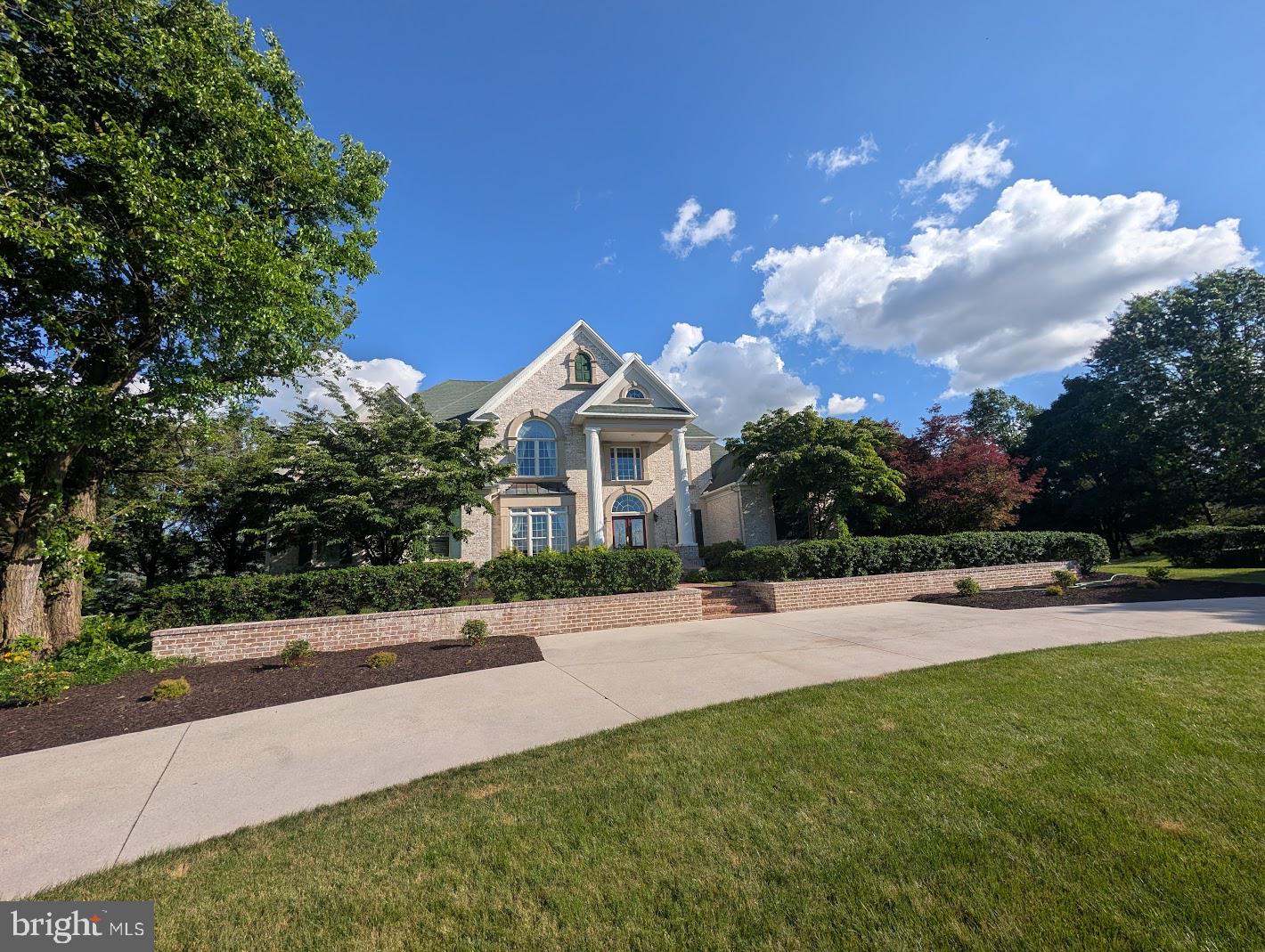 RICH VALLEY MANOR - Residential