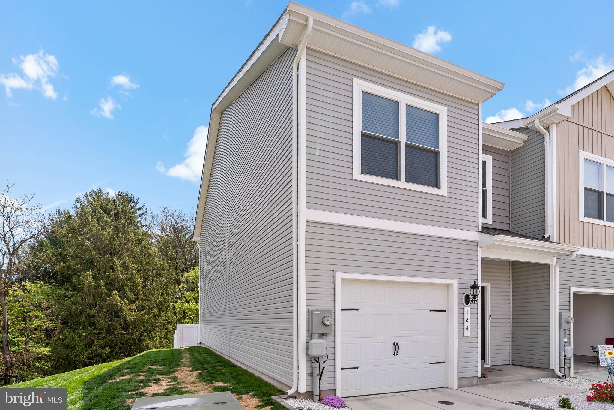 HOMEPLACE AT RIVERSIDE - Residential