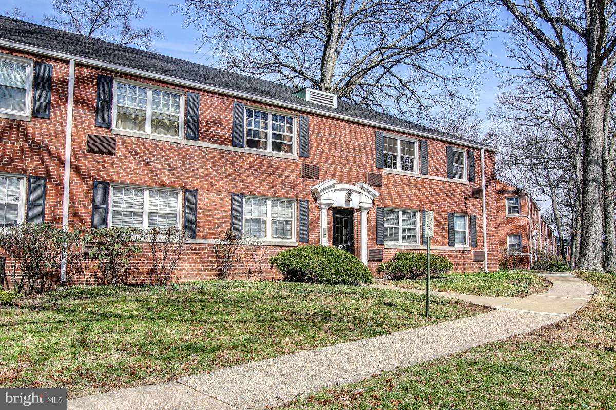 ARLINGTON OAKS - Residential
