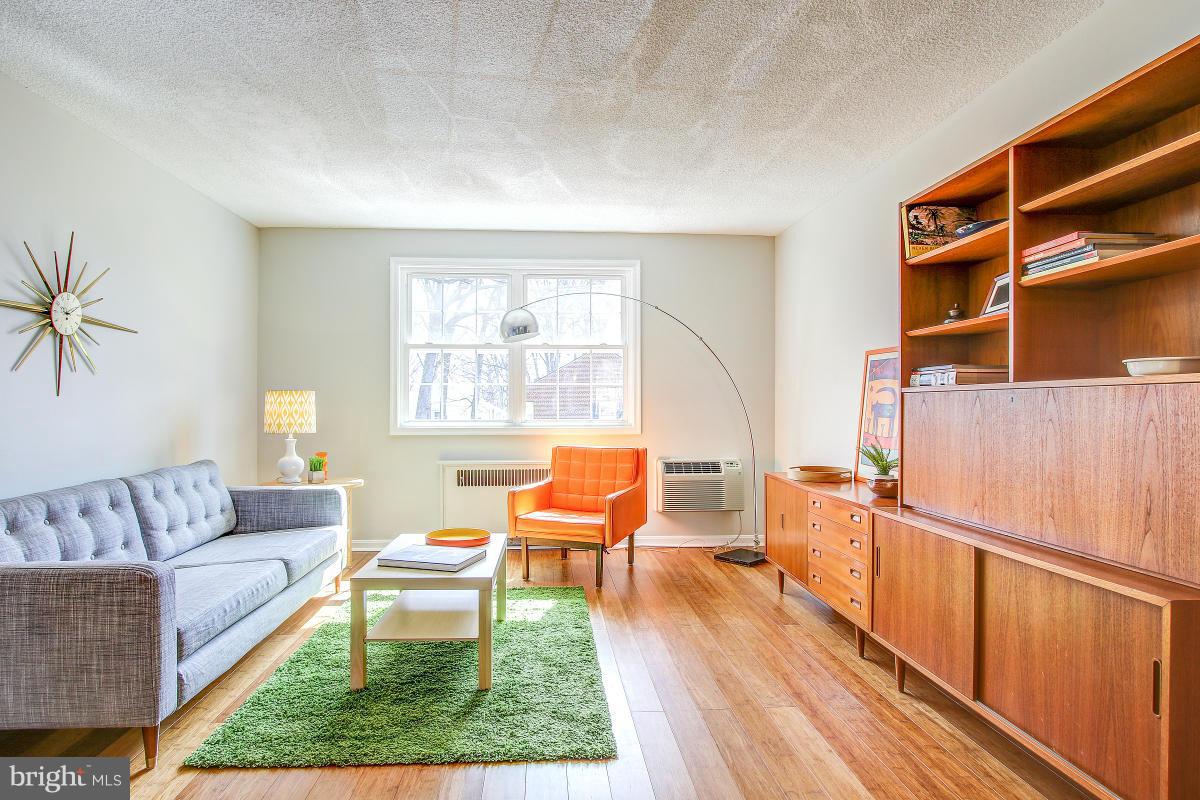 ARLINGTON OAKS - Residential