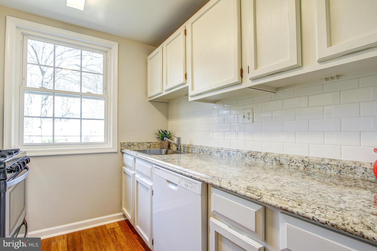 ARLINGTON OAKS - Residential