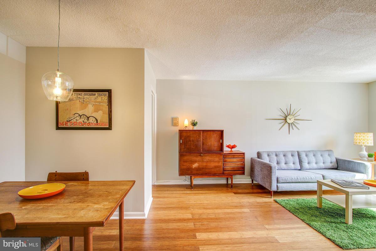 ARLINGTON OAKS - Residential