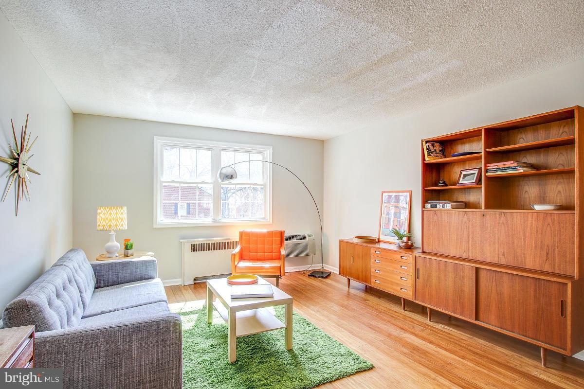 ARLINGTON OAKS - Residential