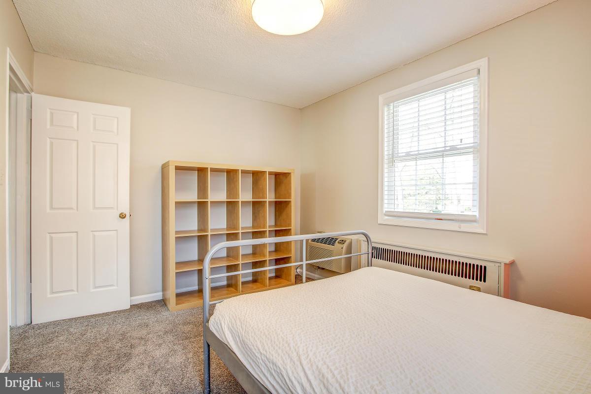 ARLINGTON OAKS - Residential