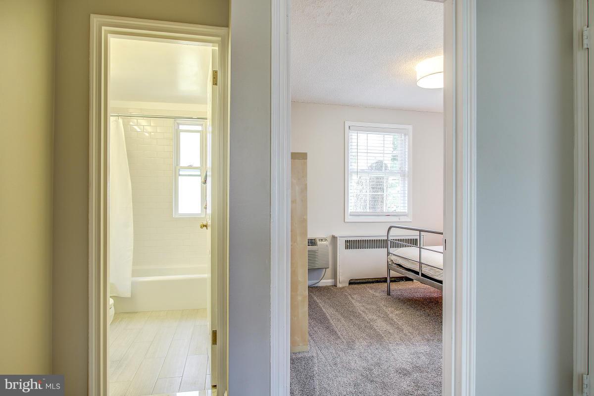 ARLINGTON OAKS - Residential
