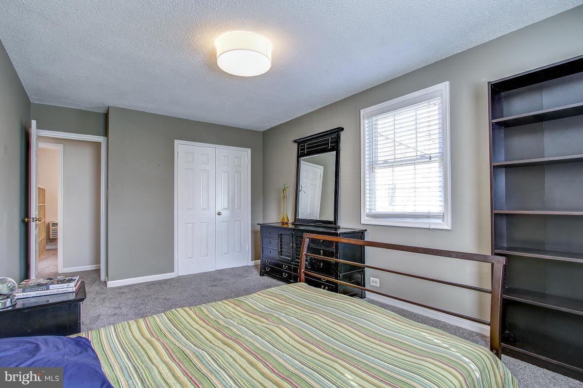 ARLINGTON OAKS - Residential