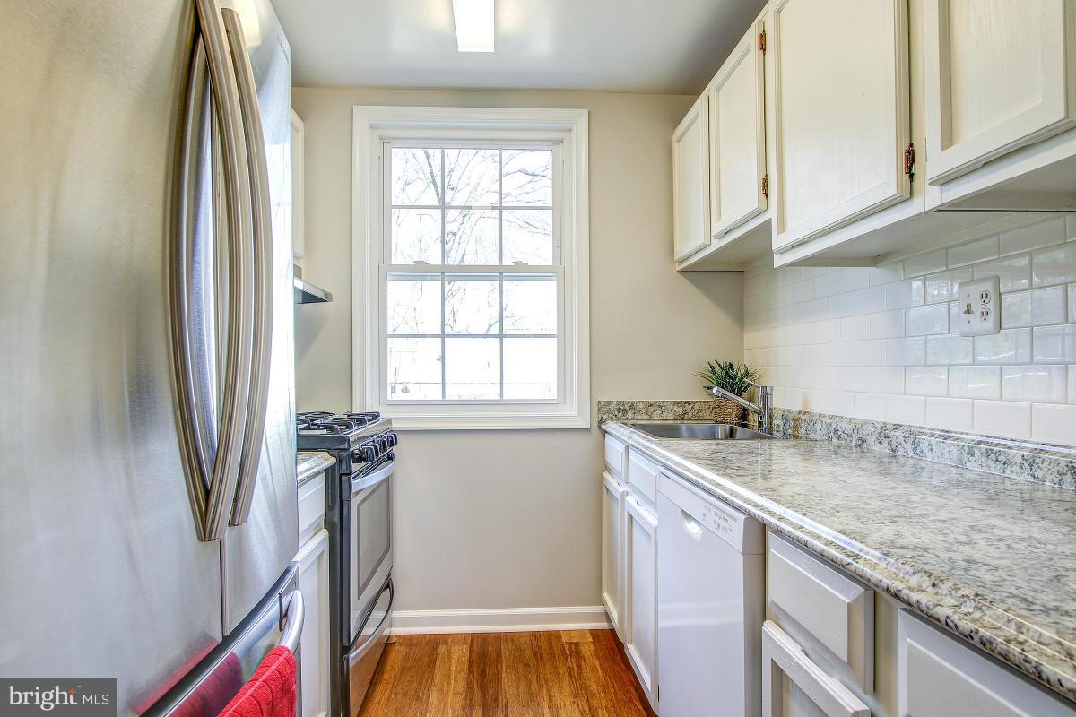 ARLINGTON OAKS - Residential
