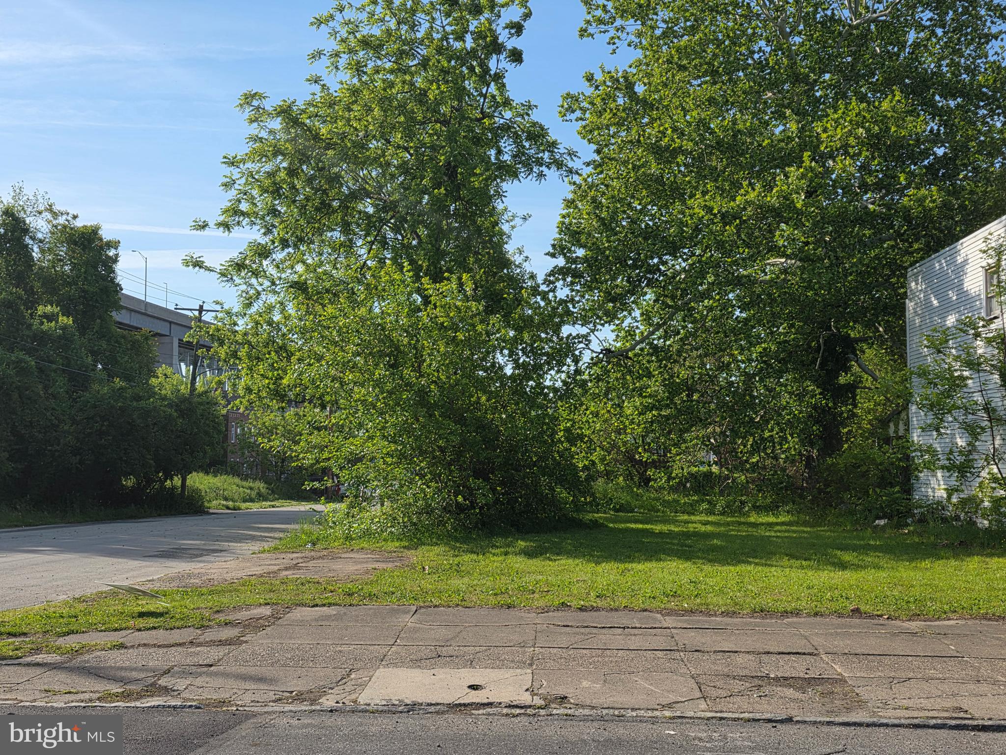 NONE AVAILABLE - Land