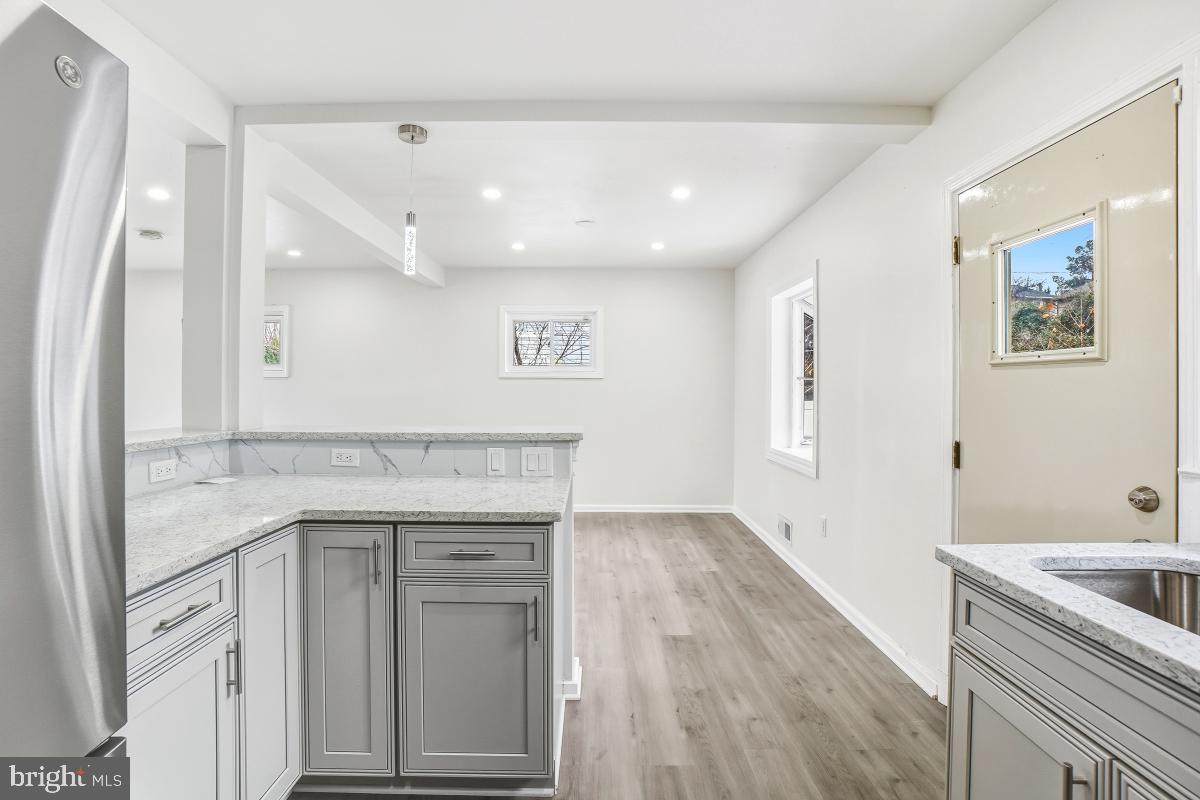 THORNEWOOD PARK - Residential