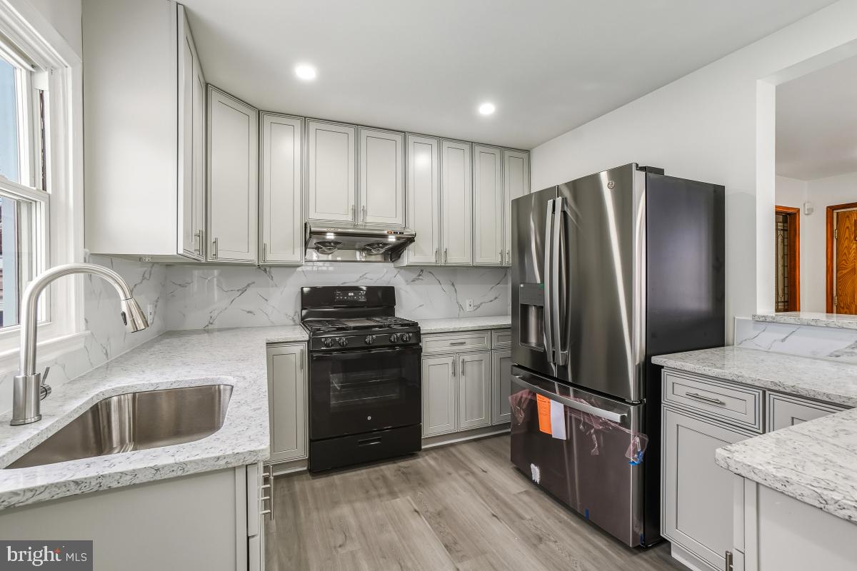 THORNEWOOD PARK - Residential