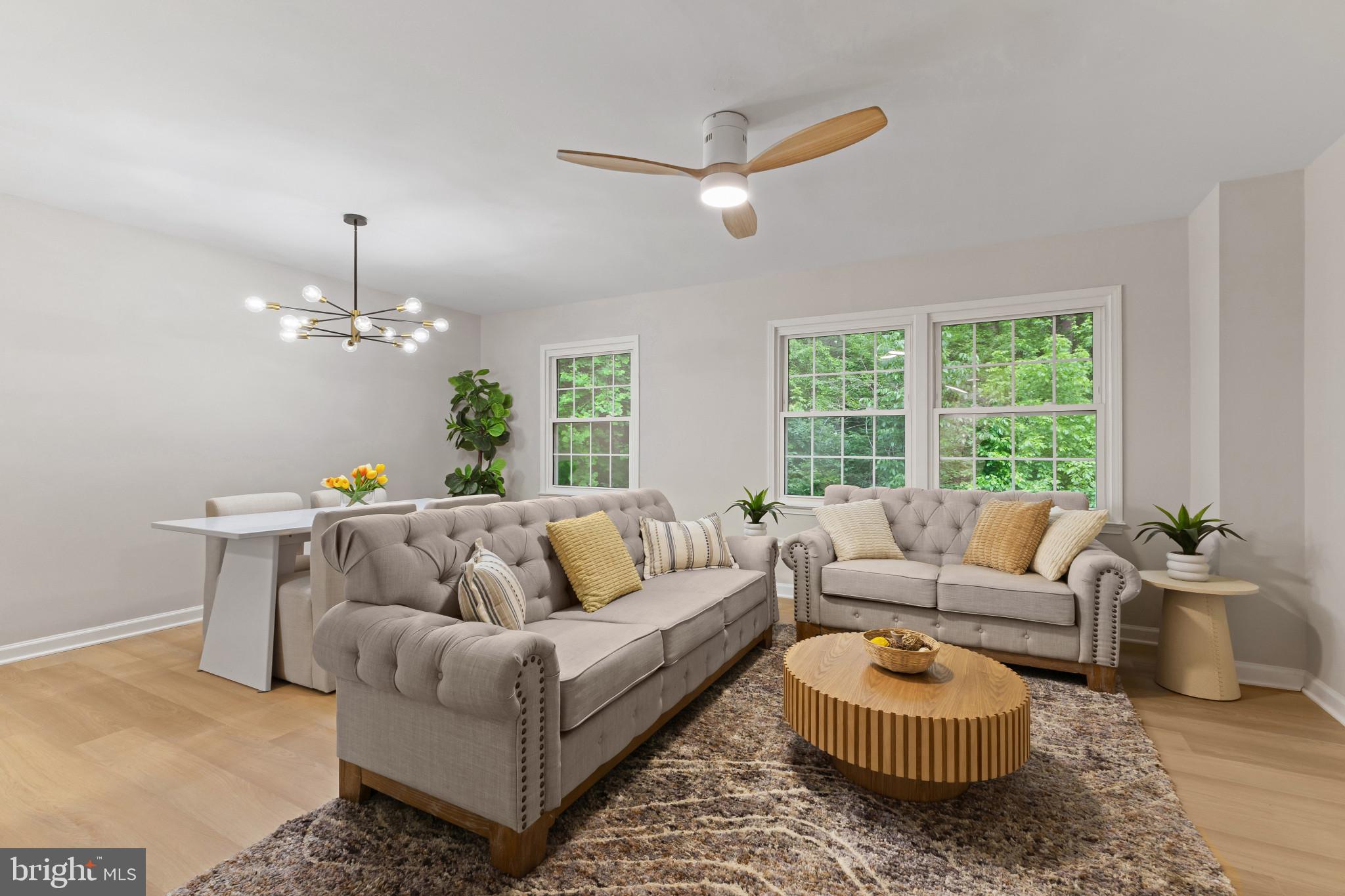 LONDON TOWNE - Residential