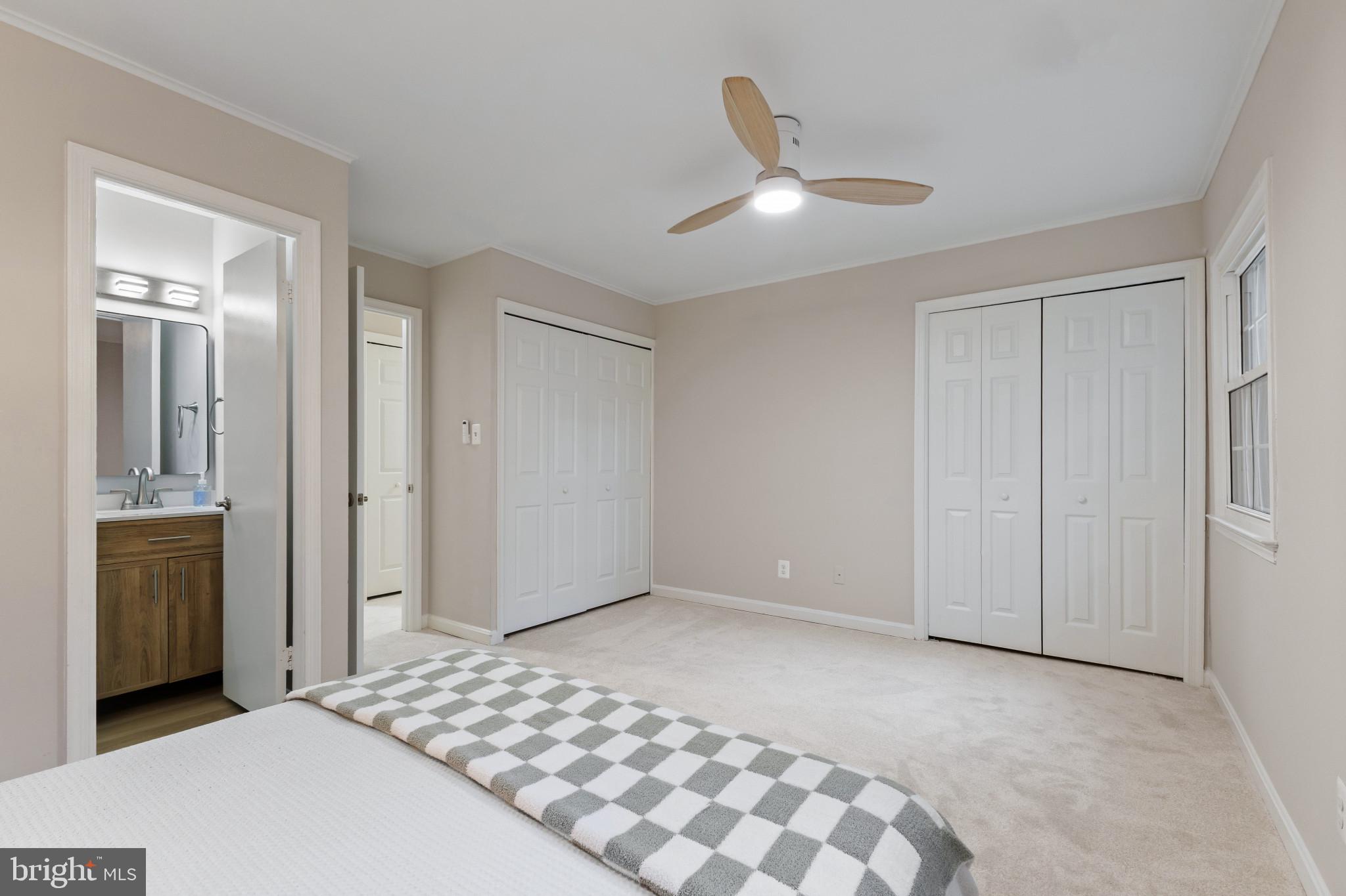 LONDON TOWNE - Residential