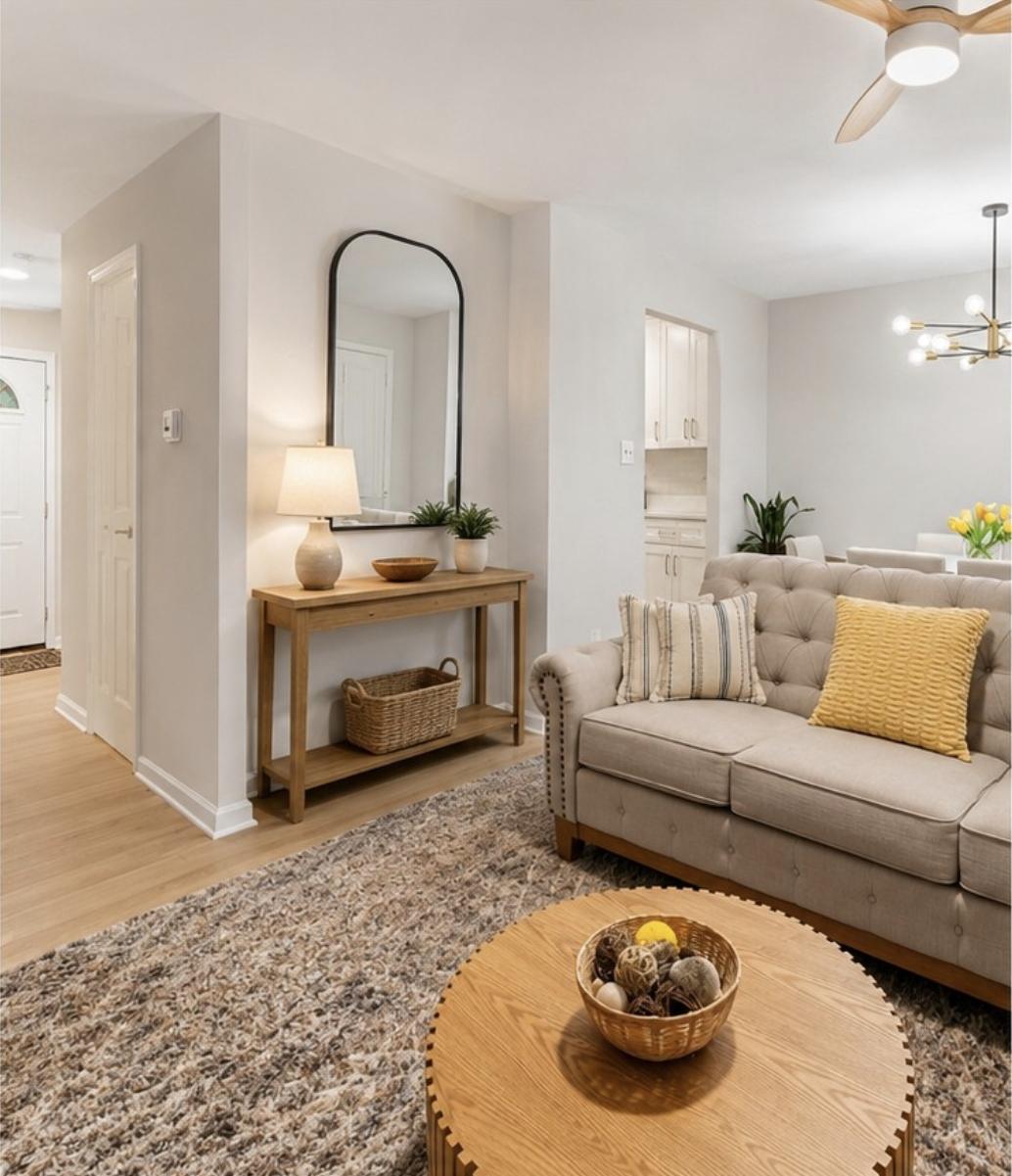 LONDON TOWNE - Residential