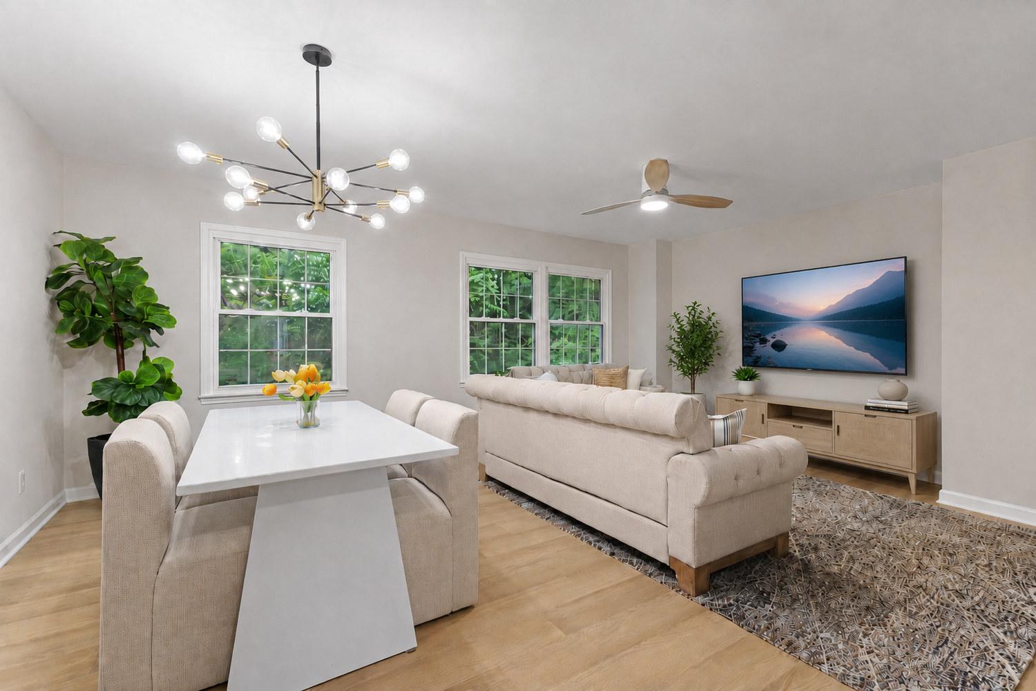 LONDON TOWNE - Residential