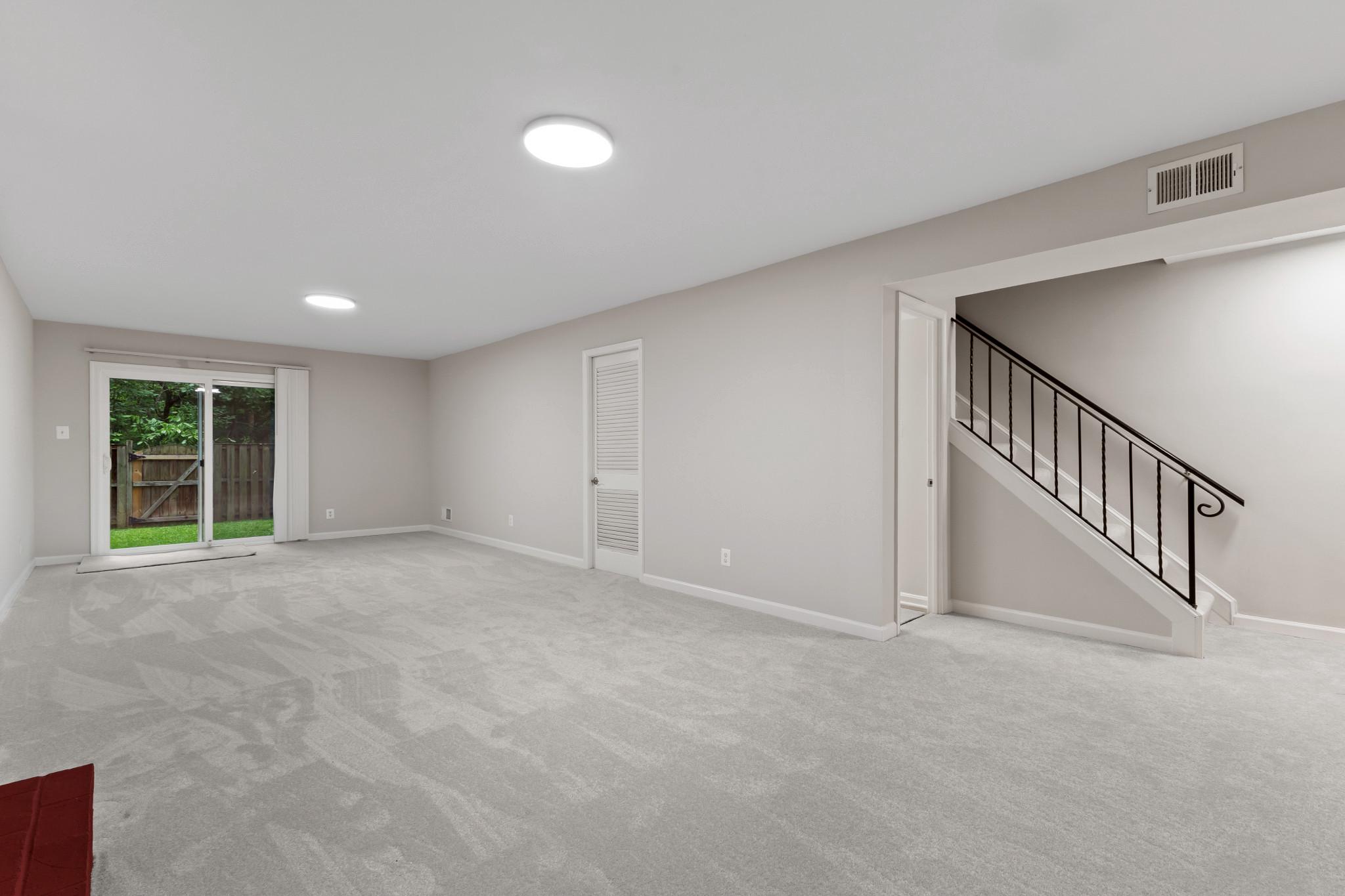 LONDON TOWNE - Residential