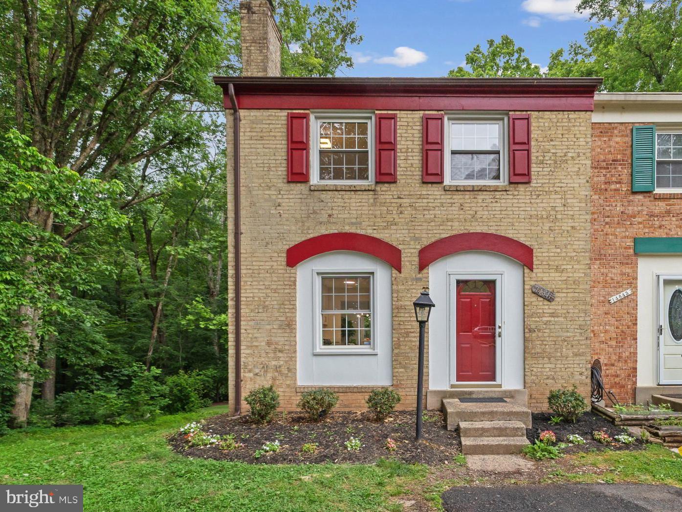 LONDON TOWNE - Residential