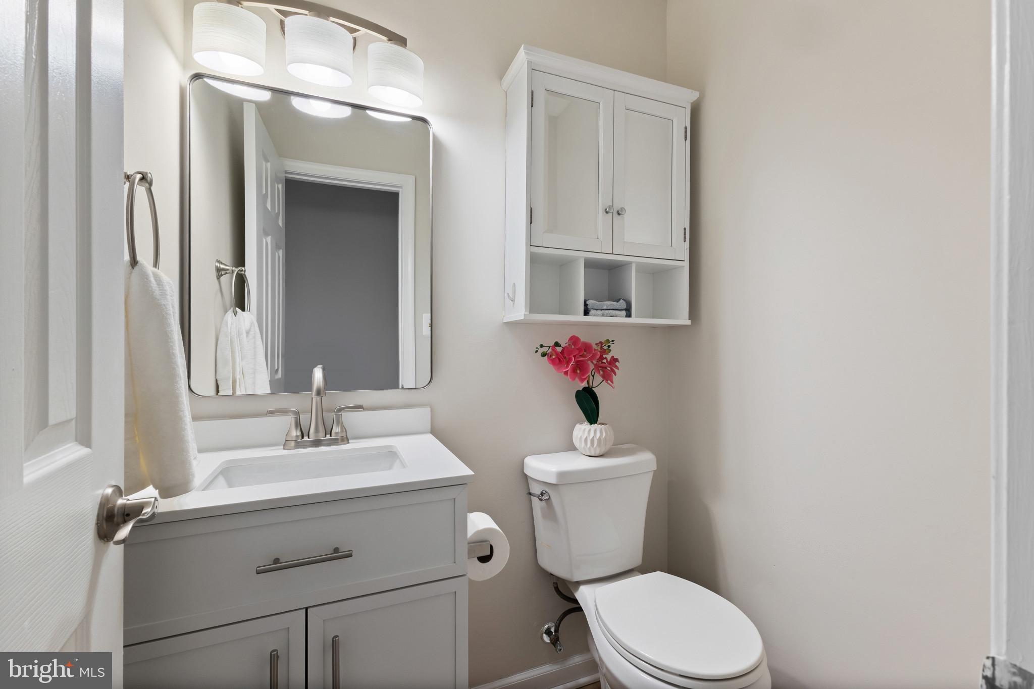 LONDON TOWNE - Residential