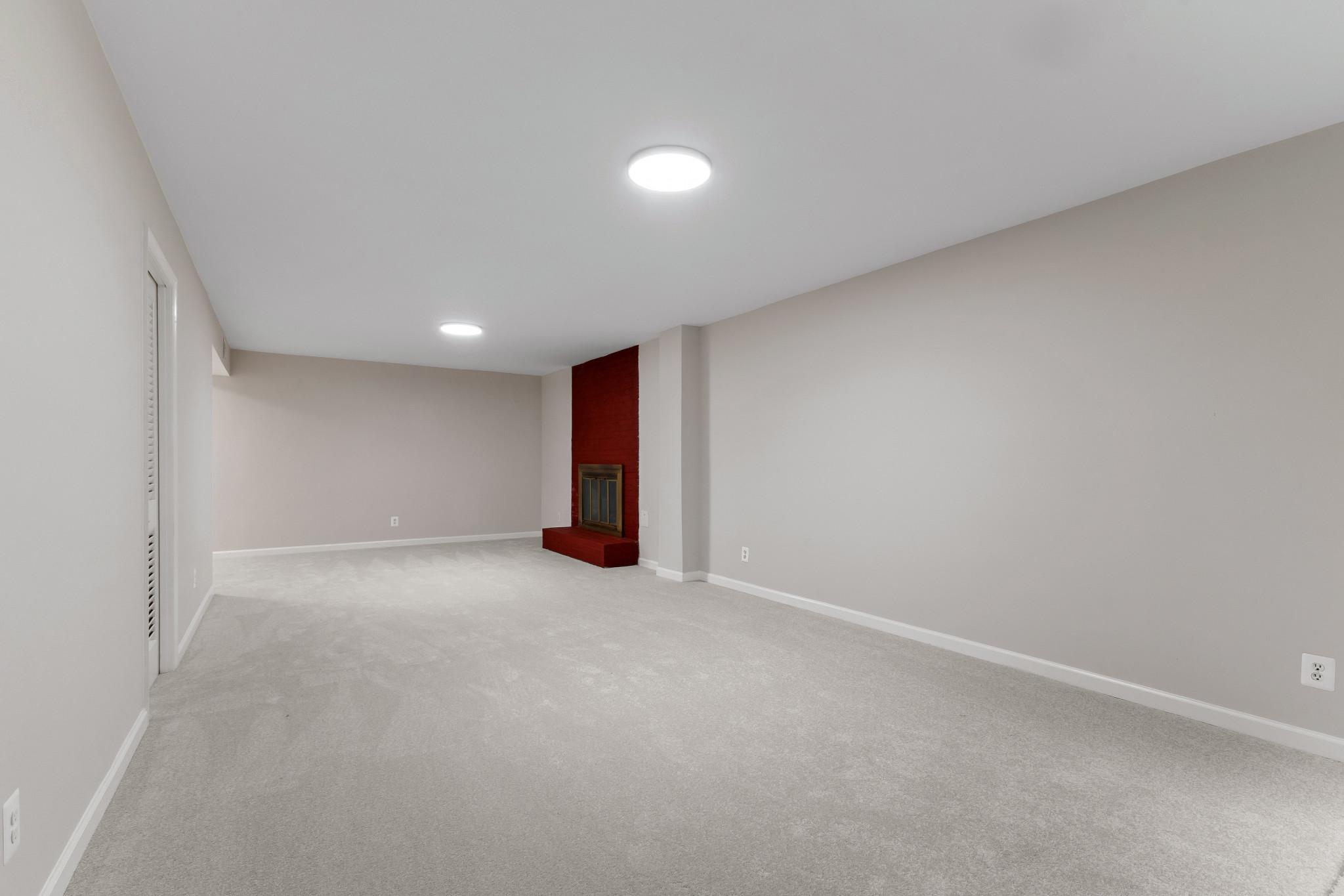 LONDON TOWNE - Residential