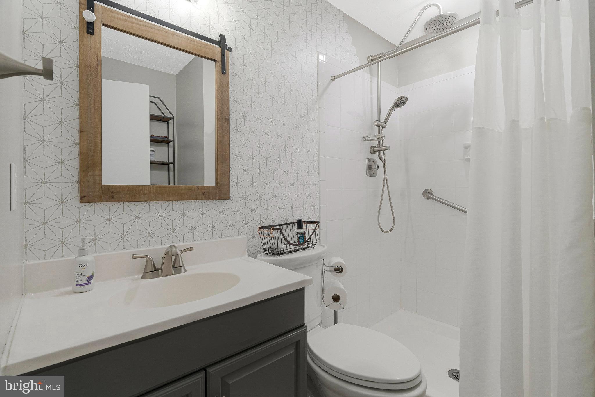 FOX MILL ESTATES - Residential