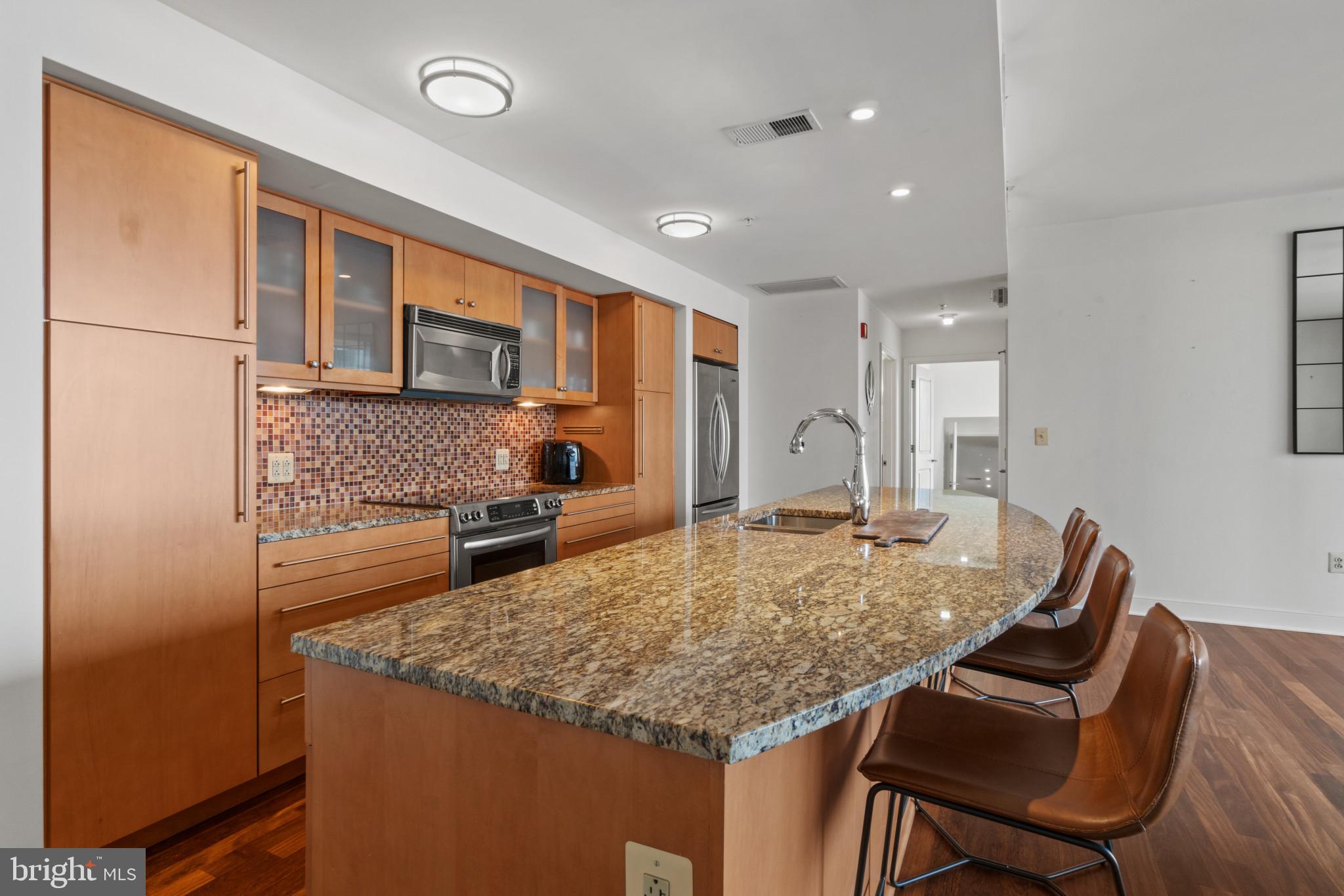HARBOR EAST - Residential