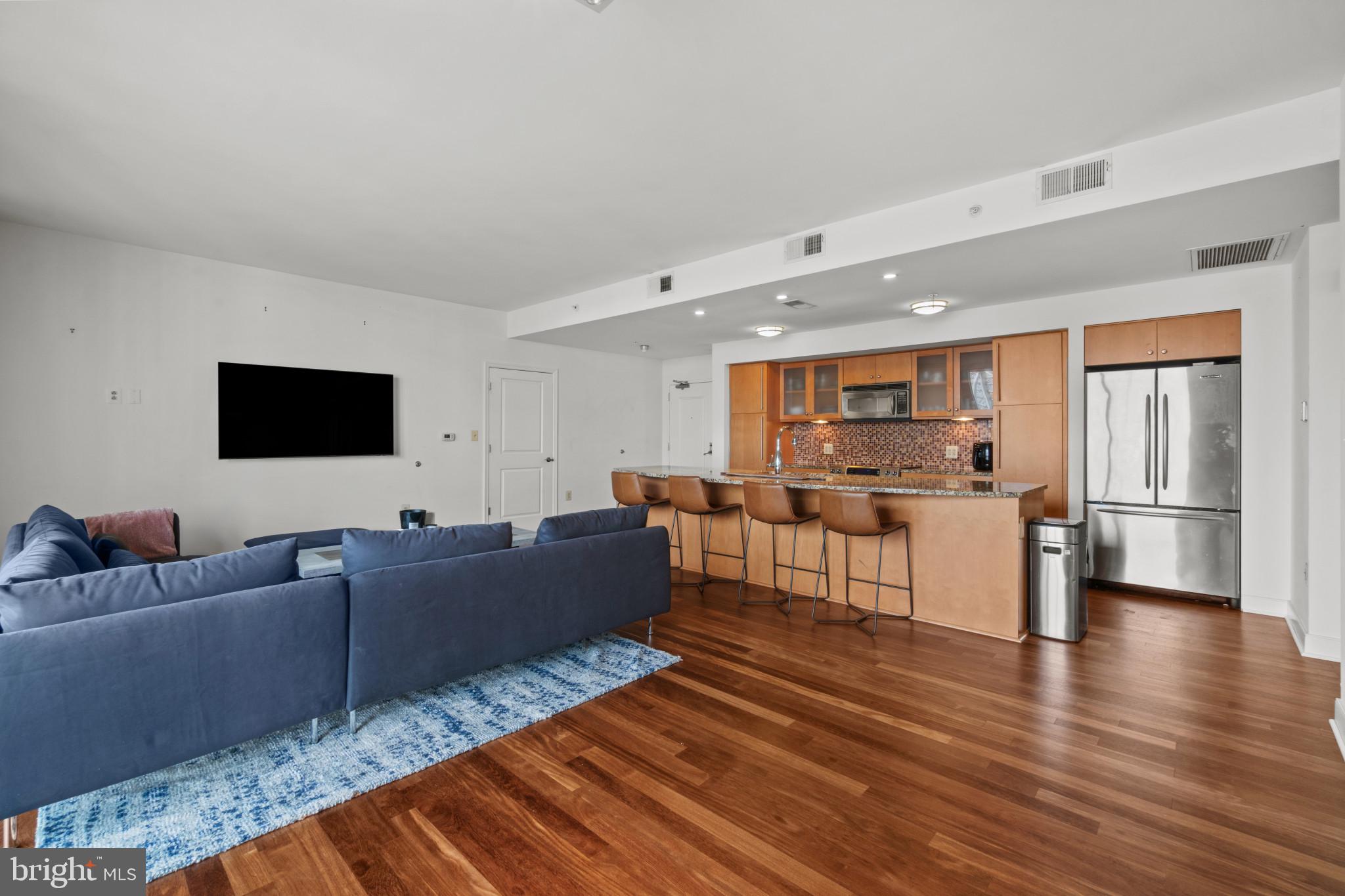 HARBOR EAST - Residential