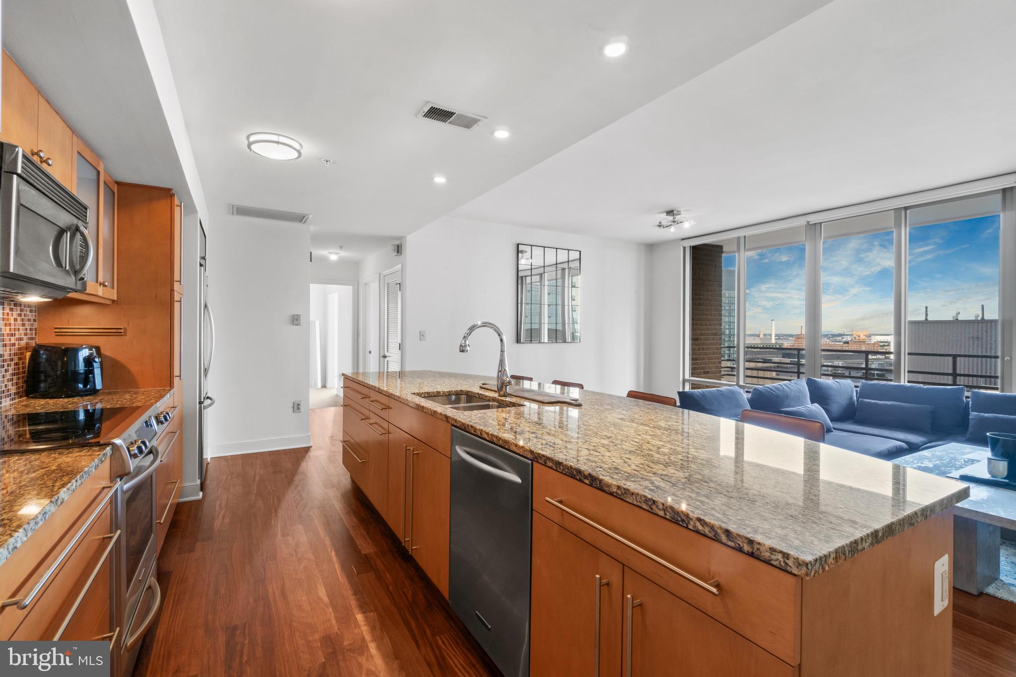HARBOR EAST - Residential