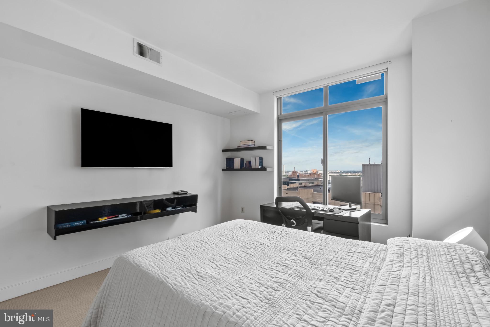 HARBOR EAST - Residential