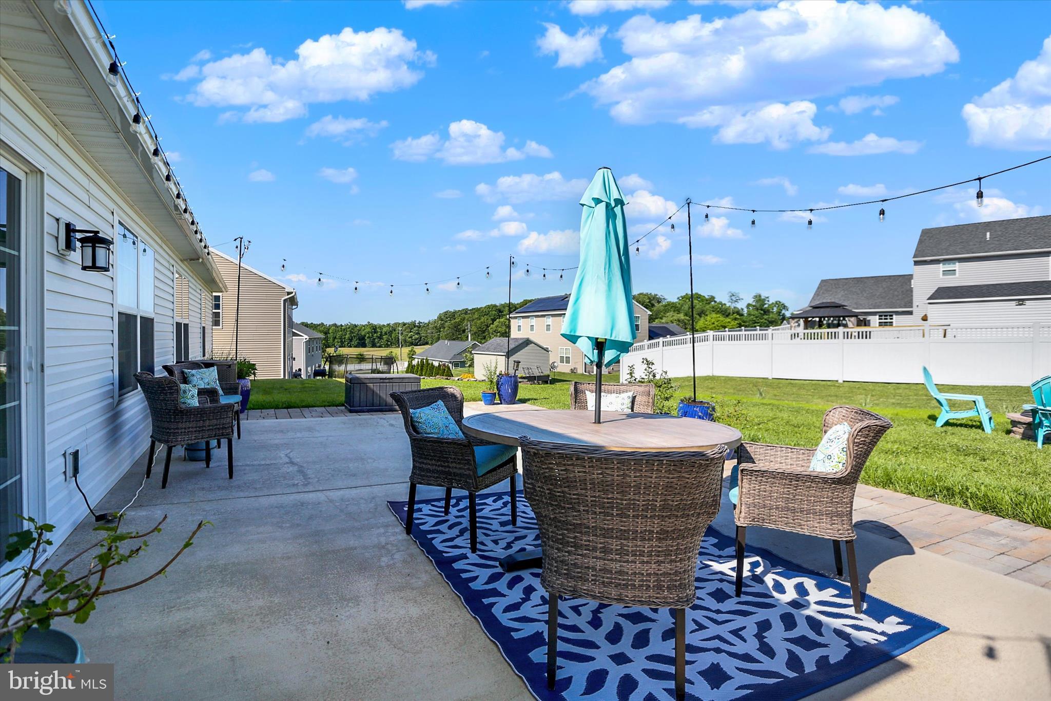 WINDY HEIGHTS, THE NEW - Residential