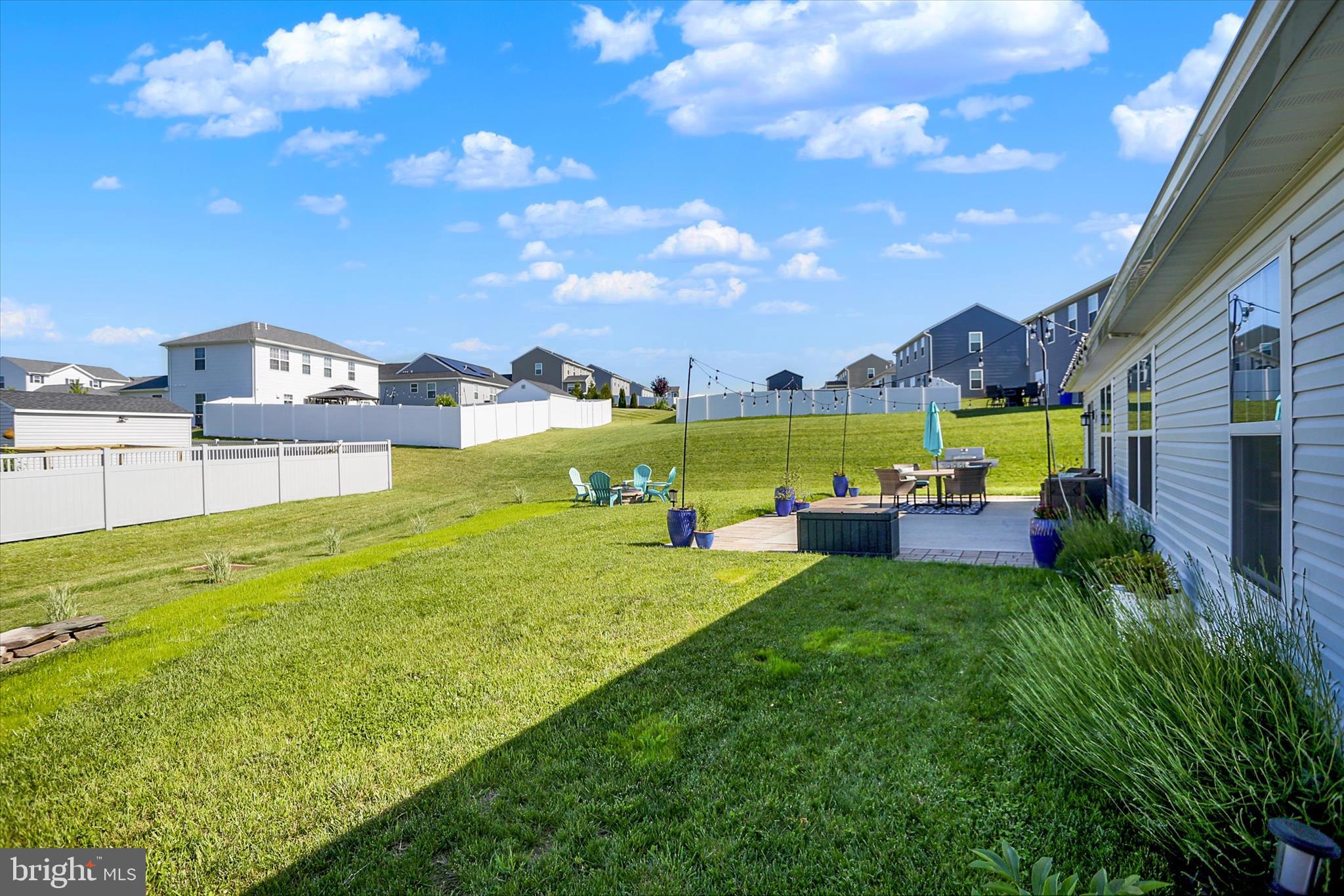 WINDY HEIGHTS, THE NEW - Residential