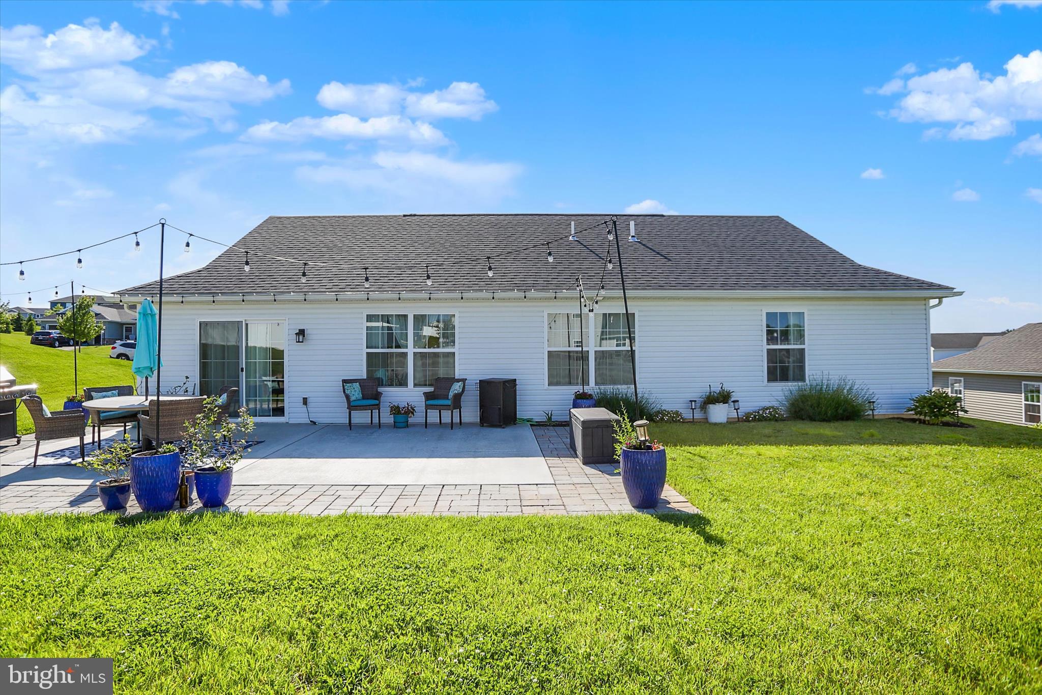 WINDY HEIGHTS, THE NEW - Residential