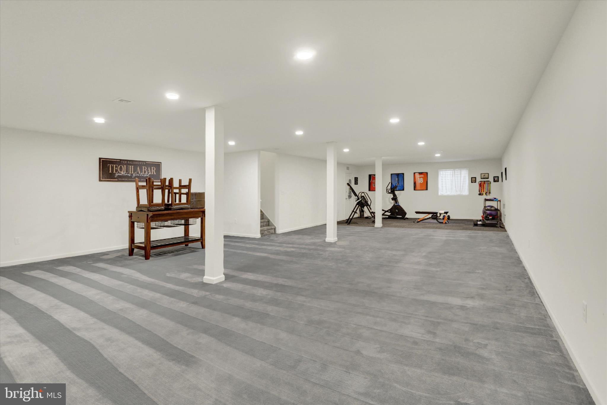 WINDY HEIGHTS, THE NEW - Residential