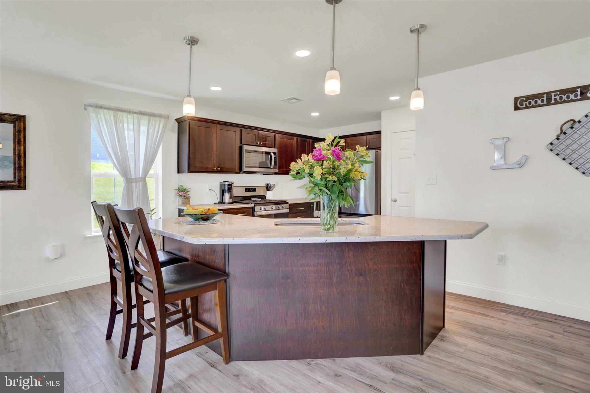WINDY HEIGHTS, THE NEW - Residential