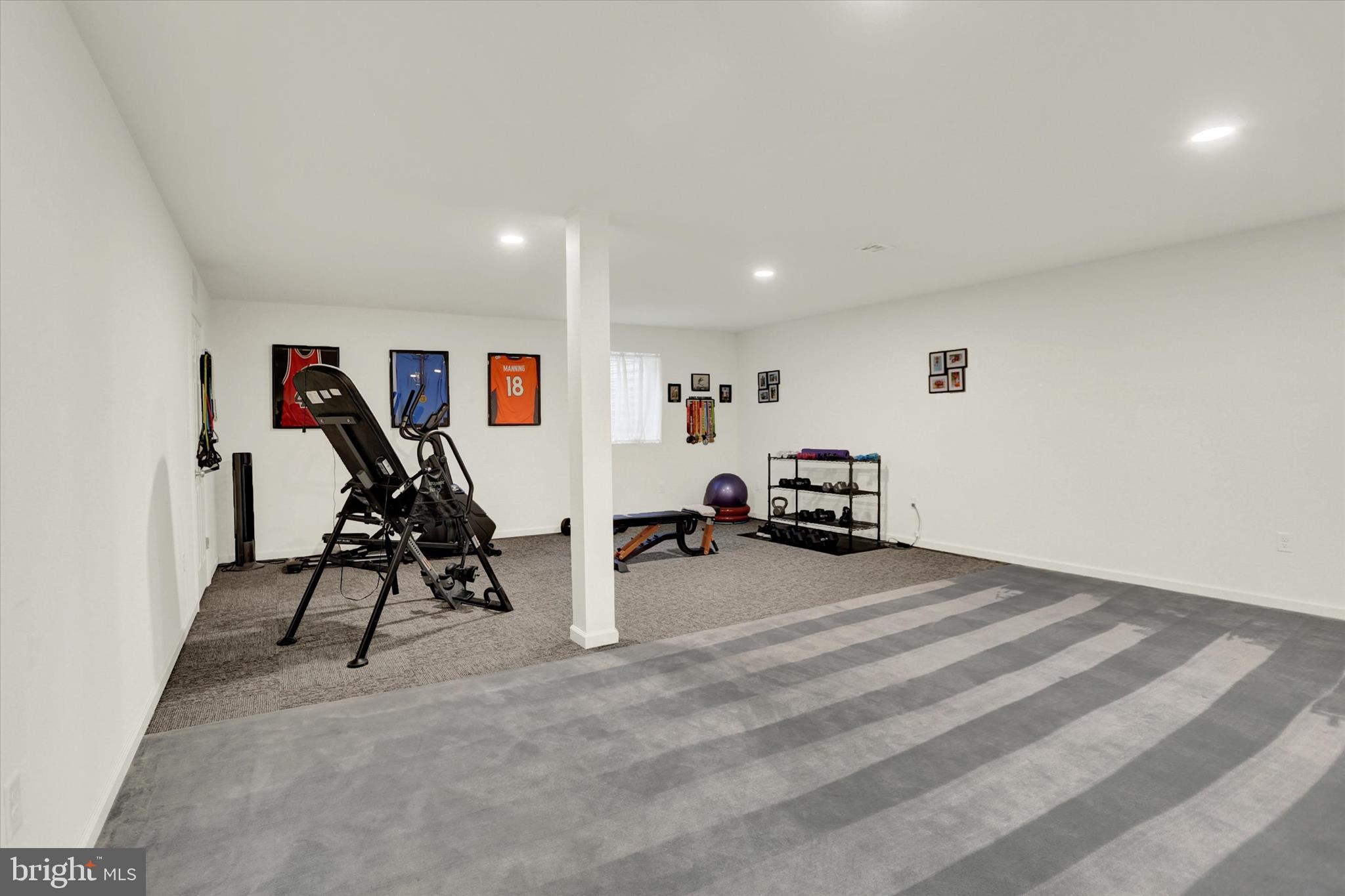 WINDY HEIGHTS, THE NEW - Residential