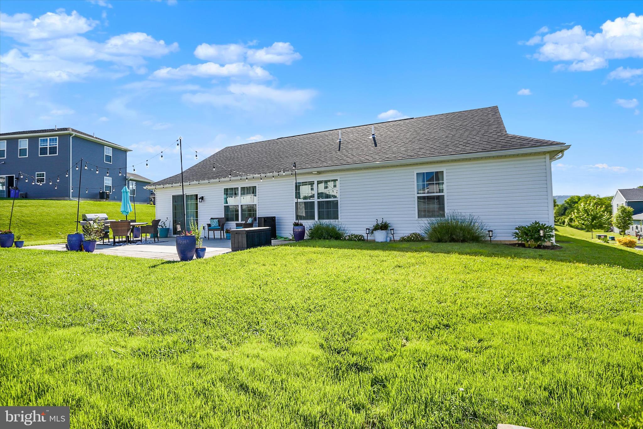 WINDY HEIGHTS, THE NEW - Residential