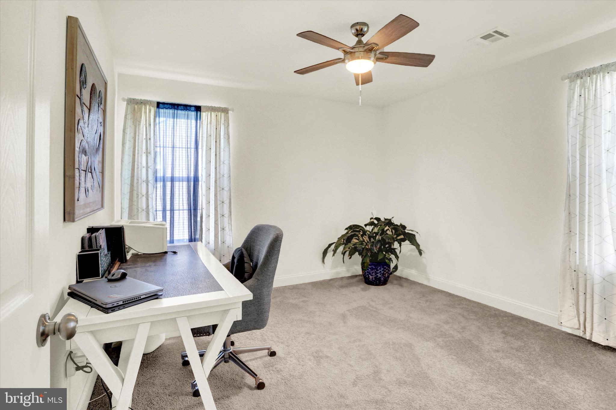 WINDY HEIGHTS, THE NEW - Residential