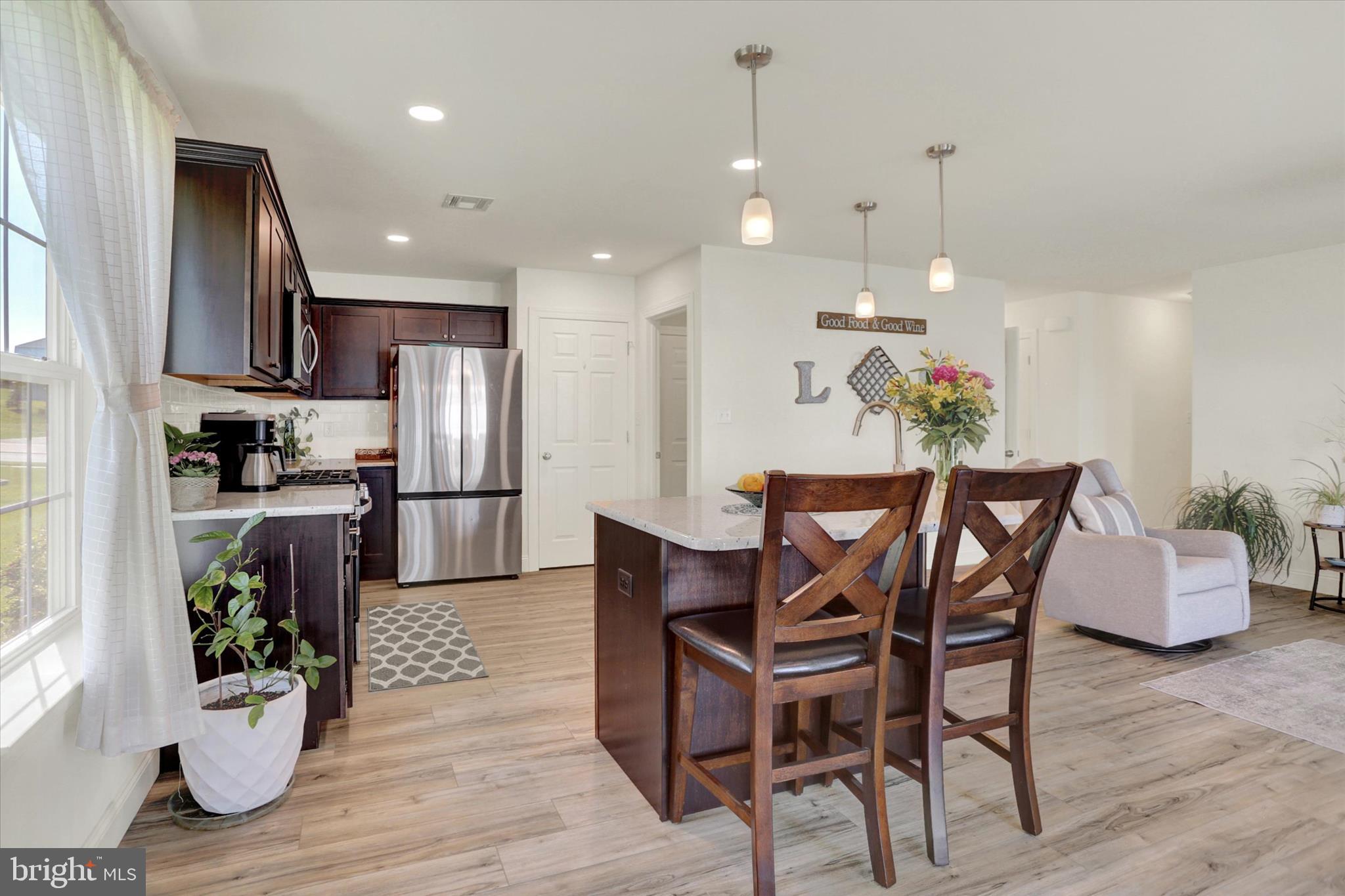WINDY HEIGHTS, THE NEW - Residential