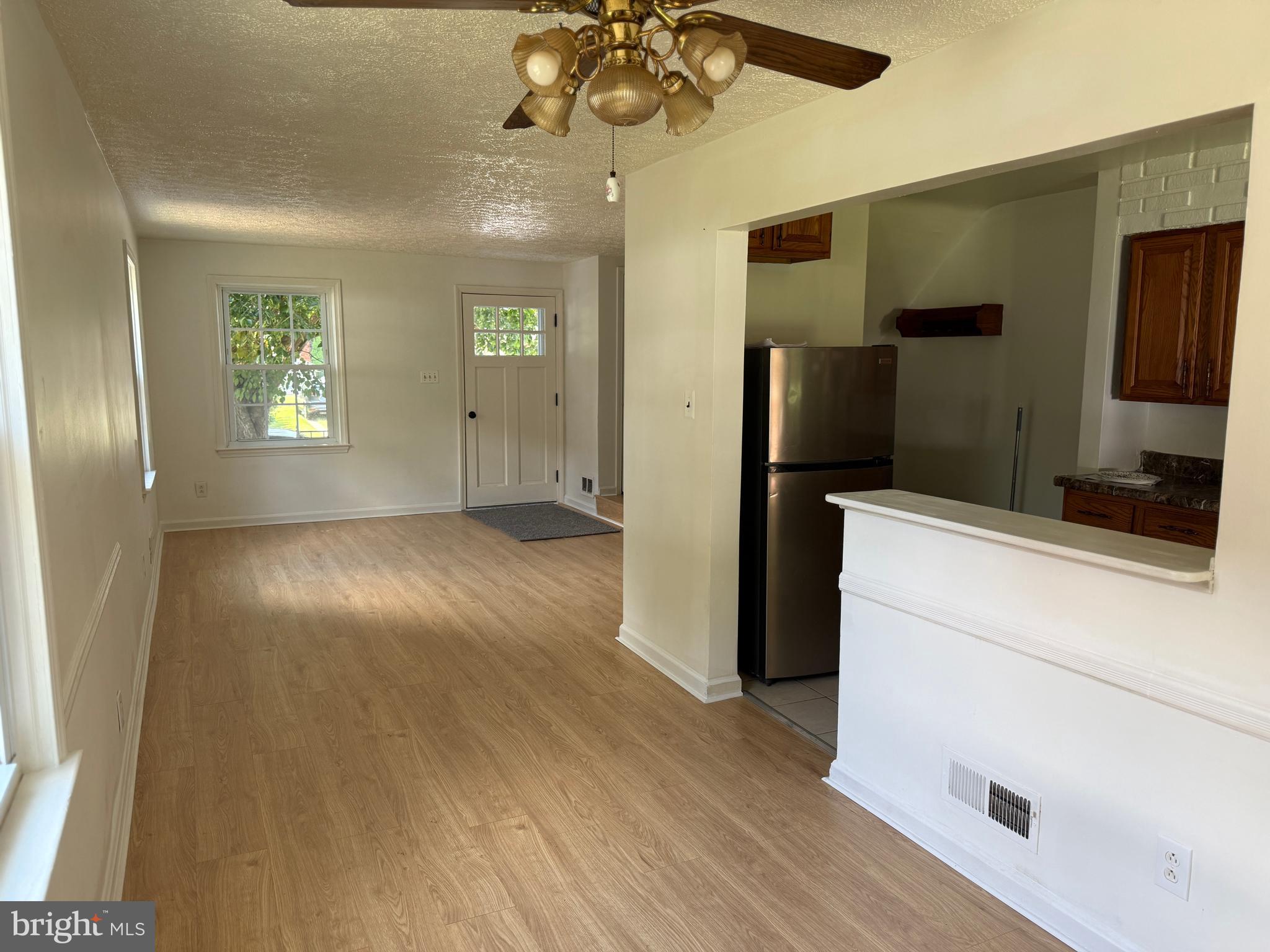 KEN KNOLL - Residential