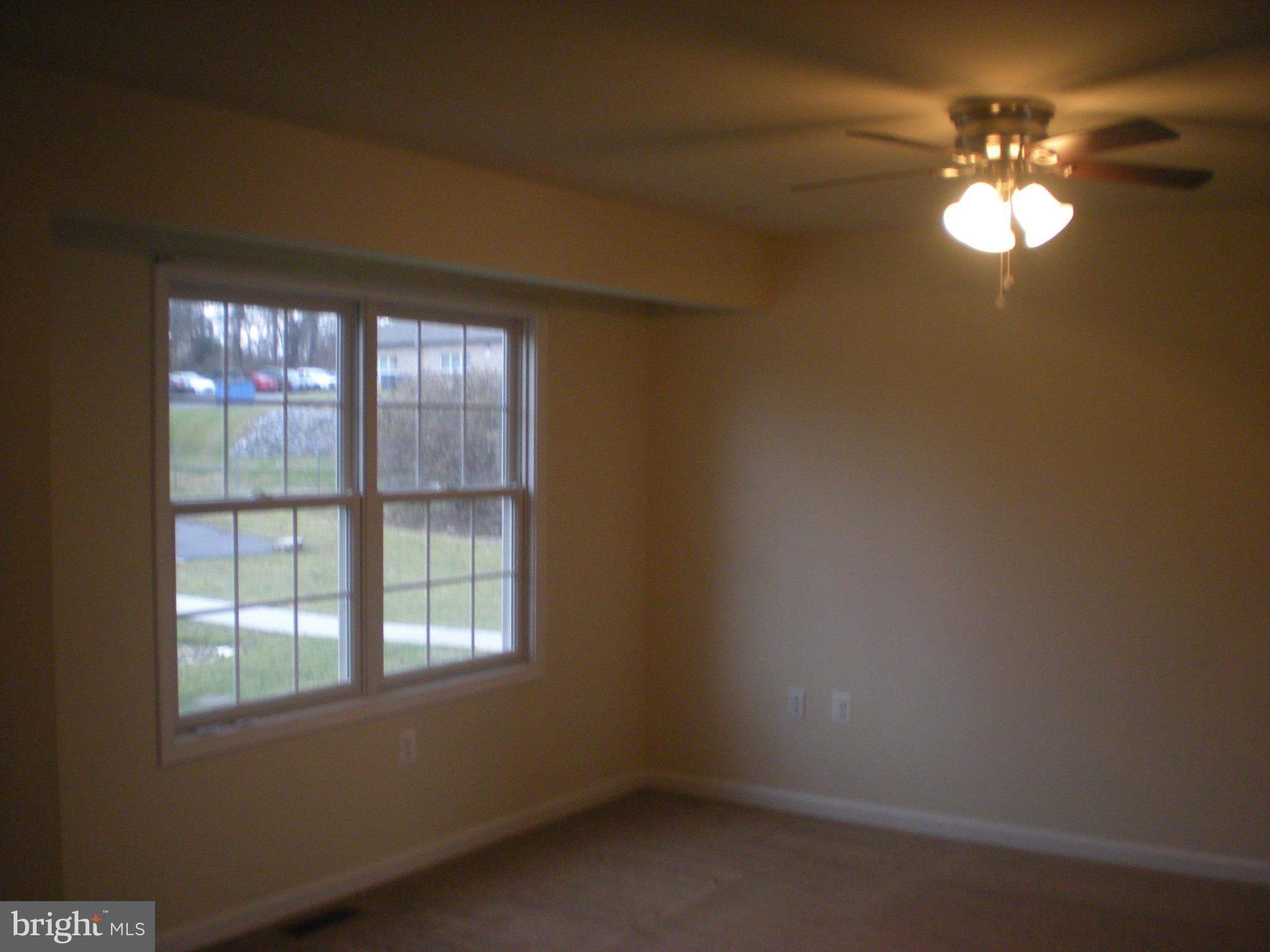 BARNETT AVENUE TOWNHOMES - Residential Lease