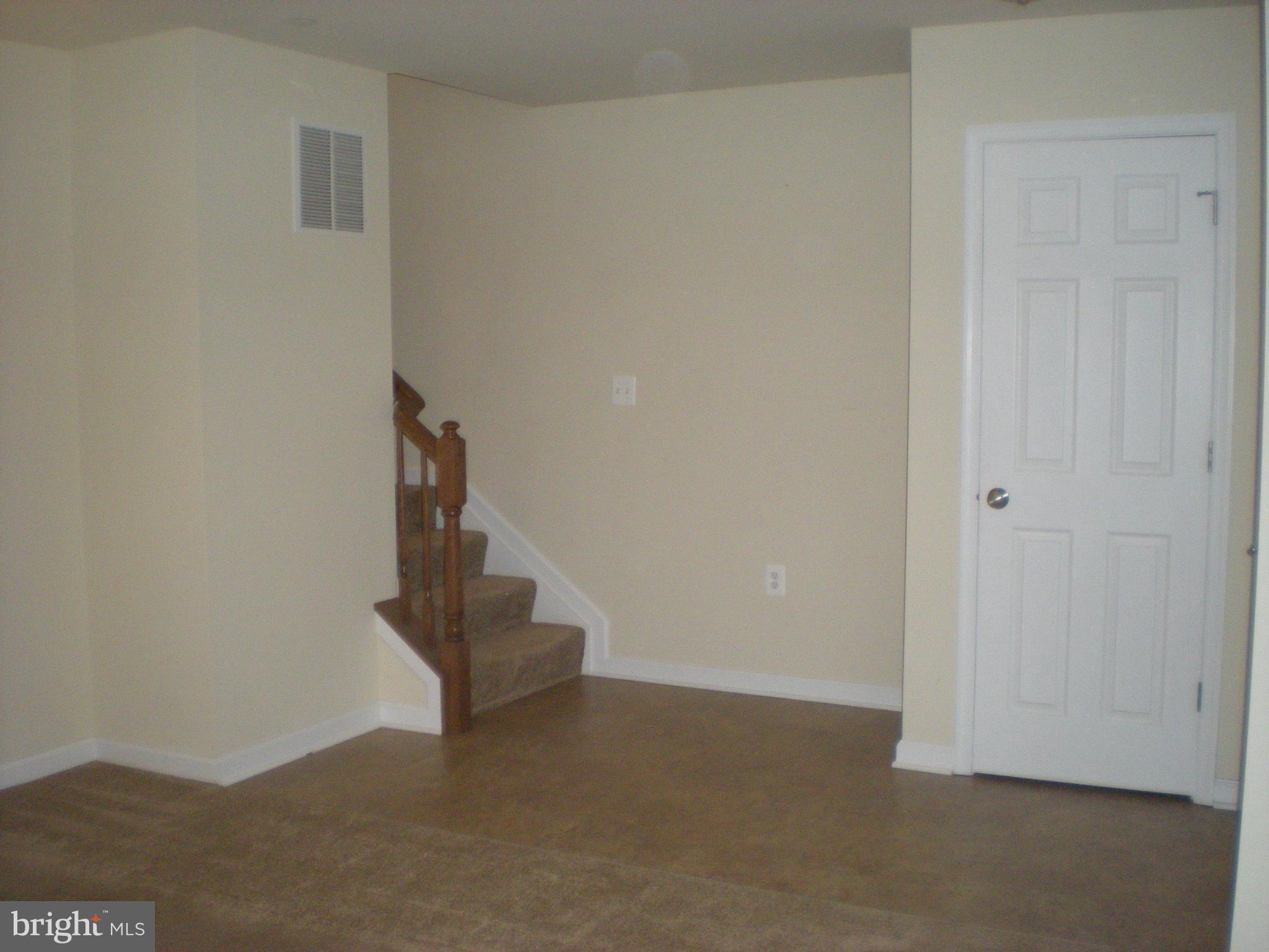 BARNETT AVENUE TOWNHOMES - Residential Lease