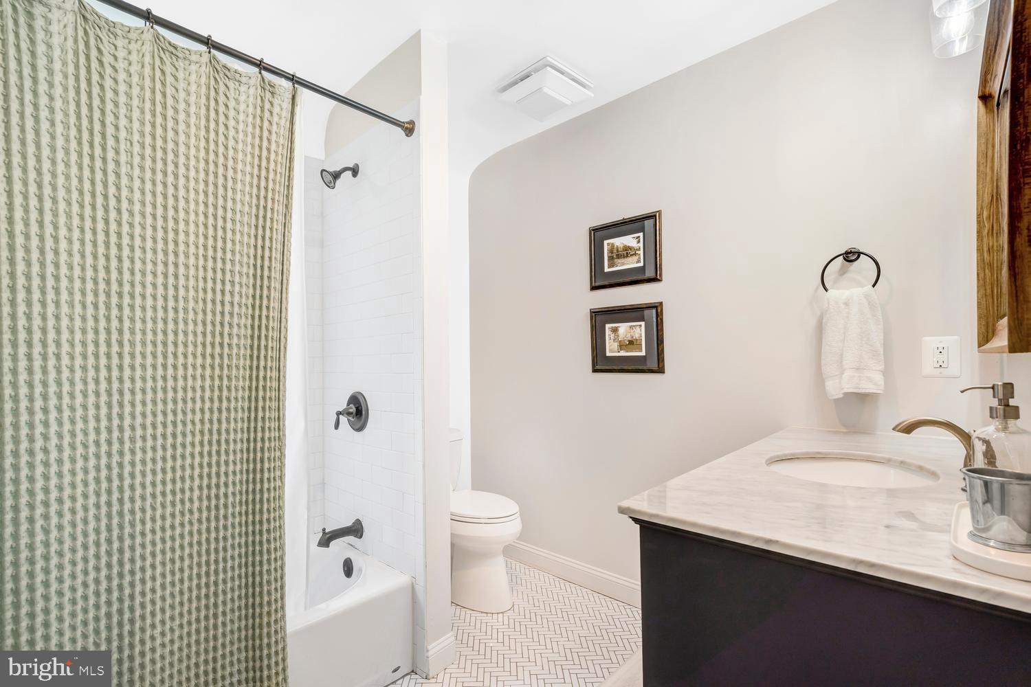 NEW ALEXANDRIA - Residential