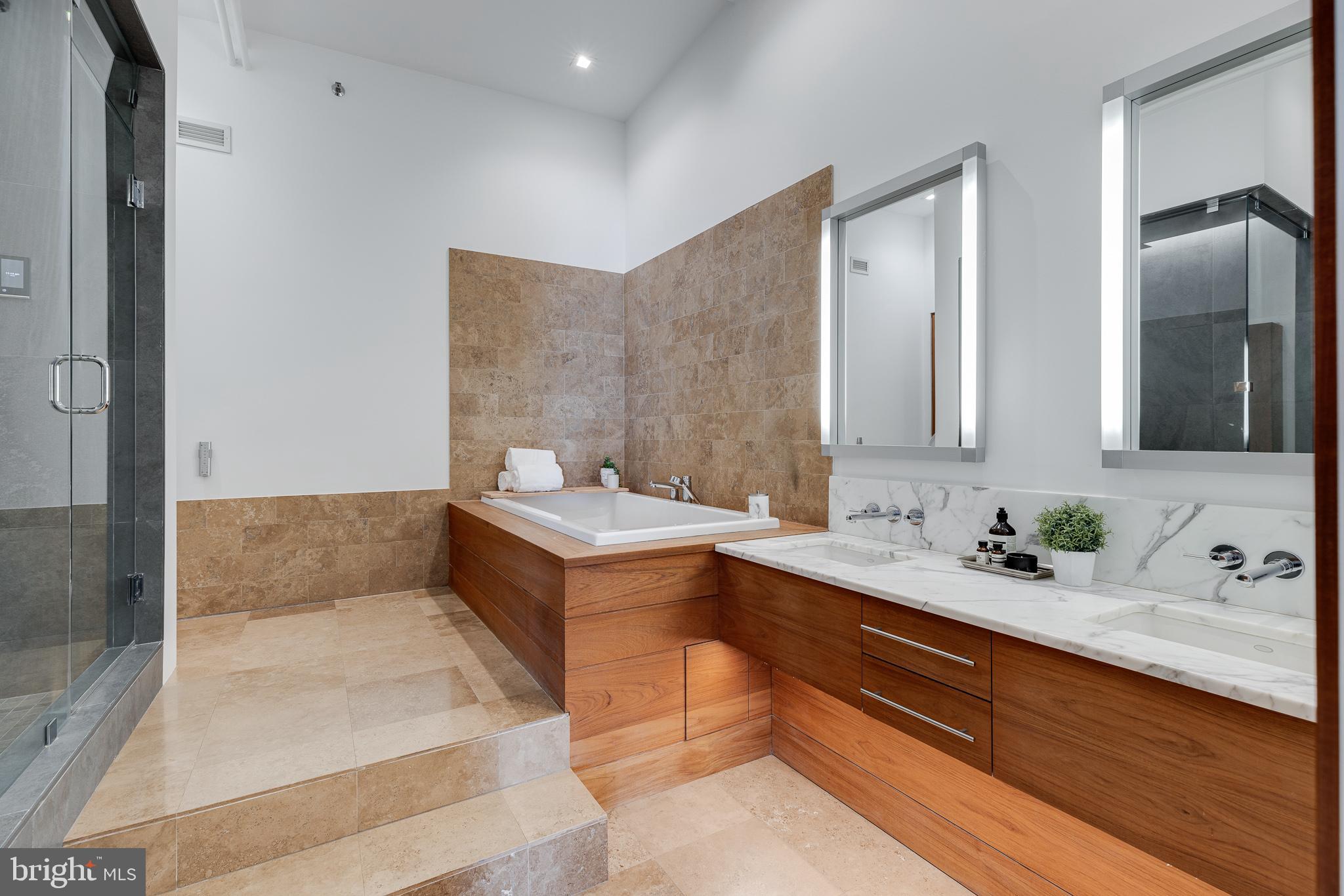 WASHINGTON SQ WEST - Residential