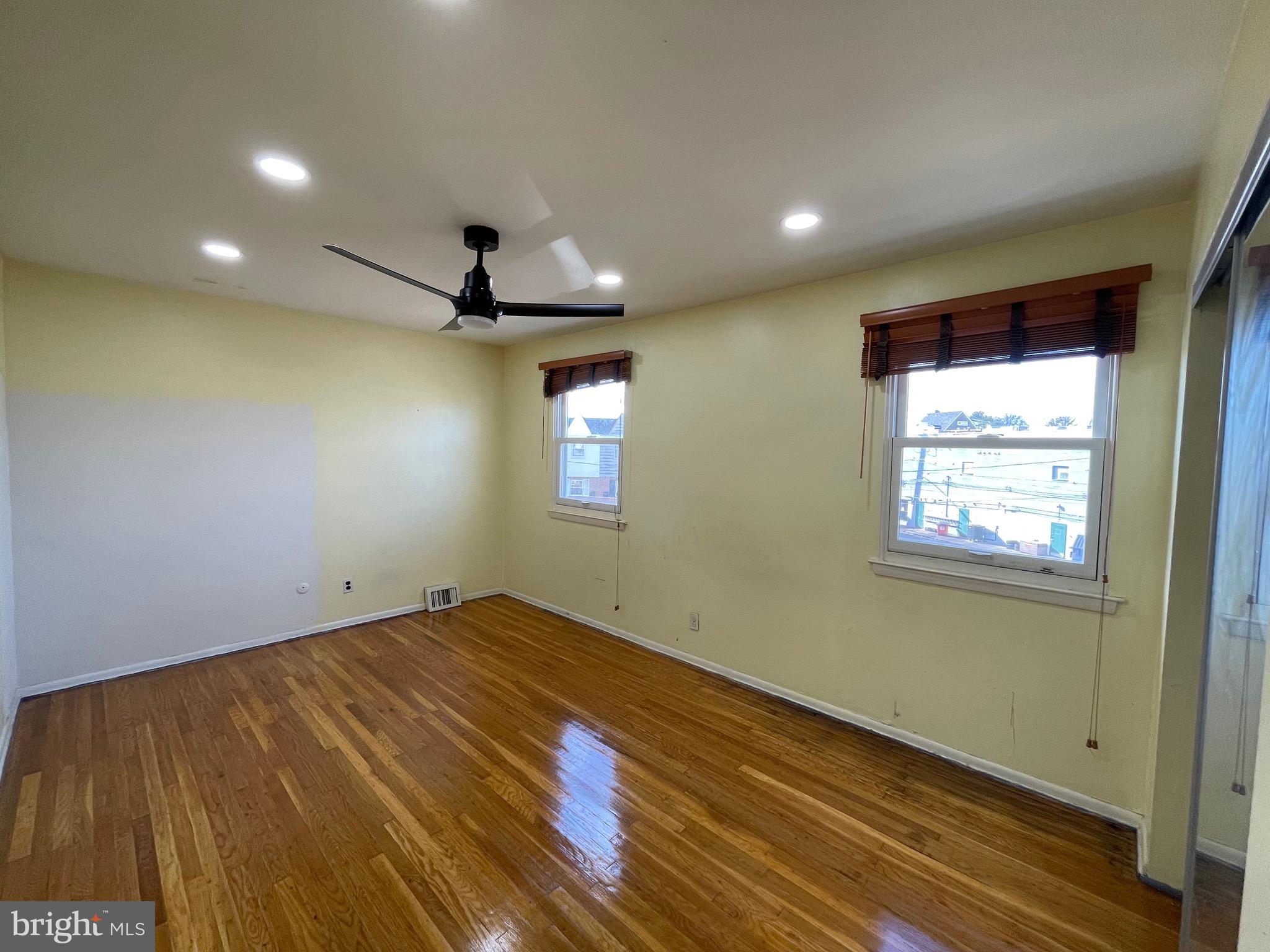 PHILADELPHIA (NORTHEAST) - Residential