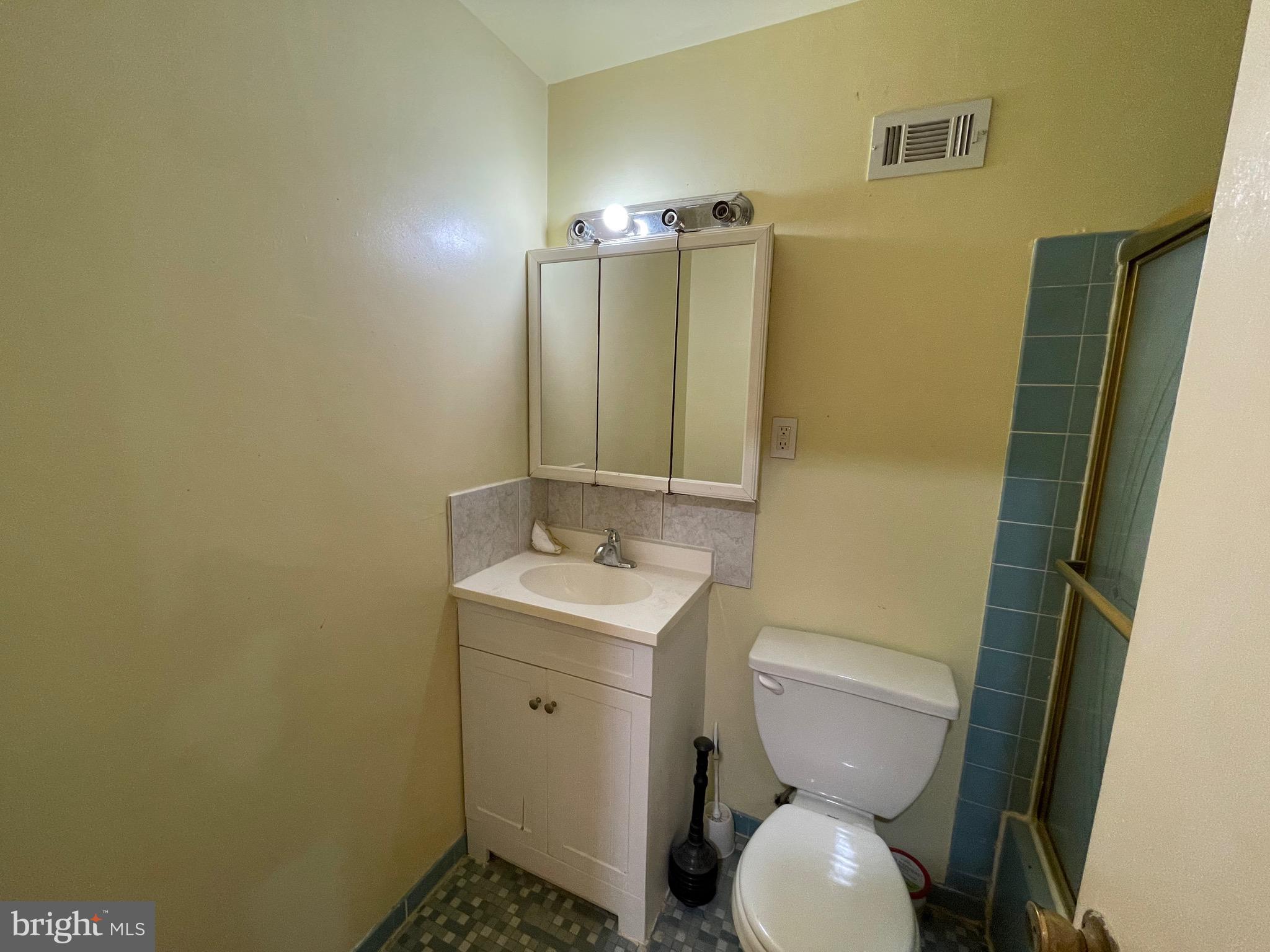 PHILADELPHIA (NORTHEAST) - Residential