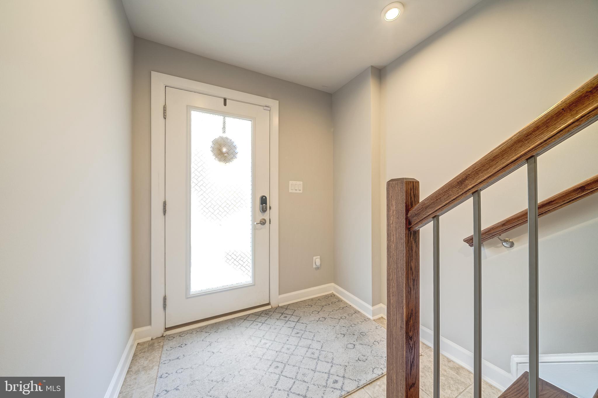 METRO ROW - Residential Lease